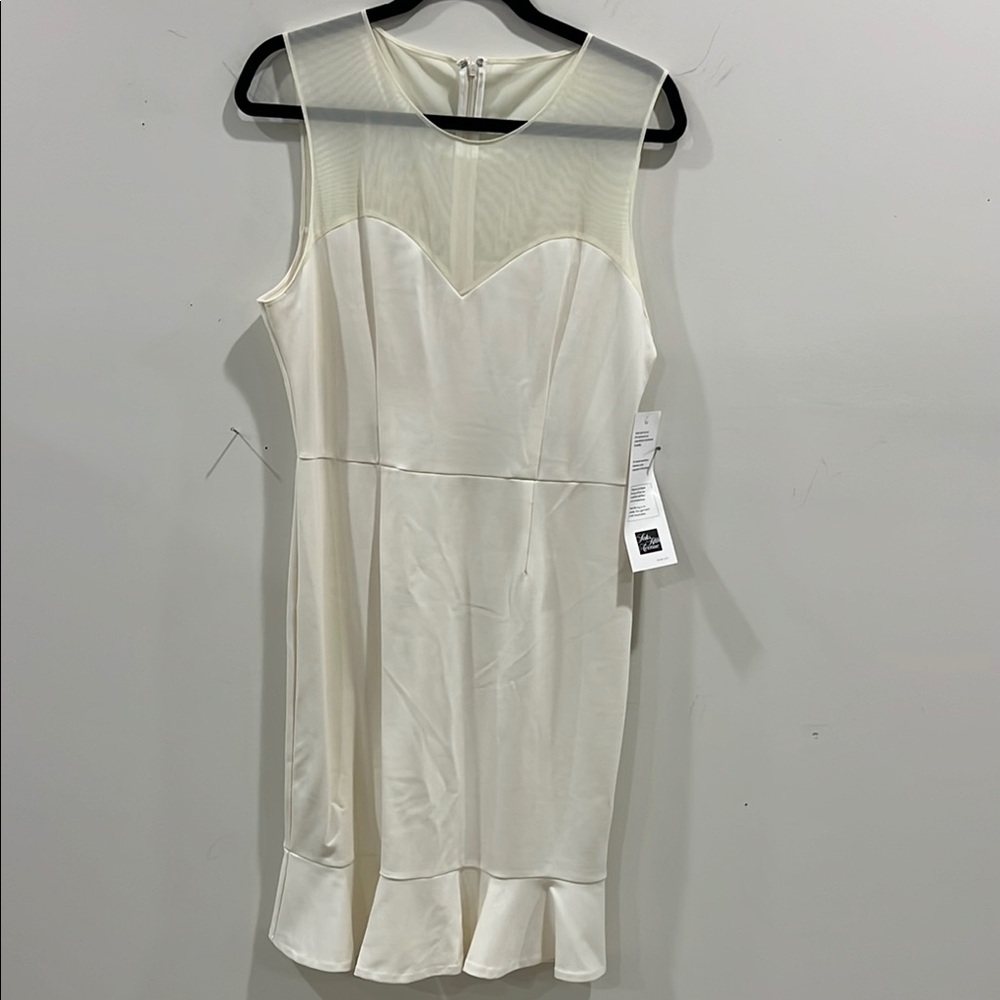 Stylish White Sleeveless Dress